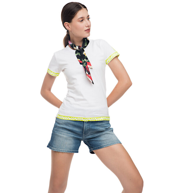 Tricou alb din bumbac broderie galben neon